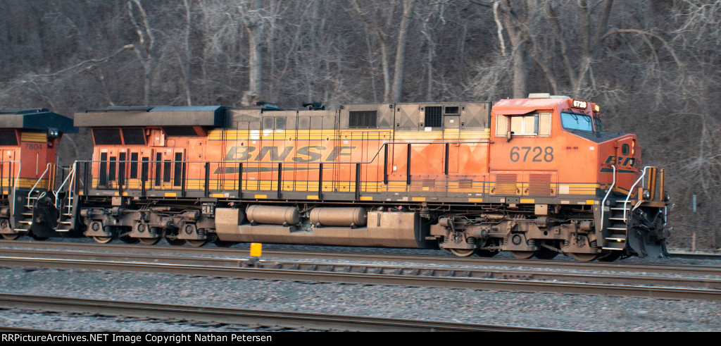 BNSF 6728